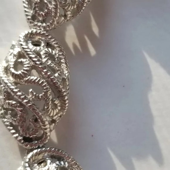 Rare, Vintage, Crown Trifari Filigree Choker Necklace - Picture 4 of 10